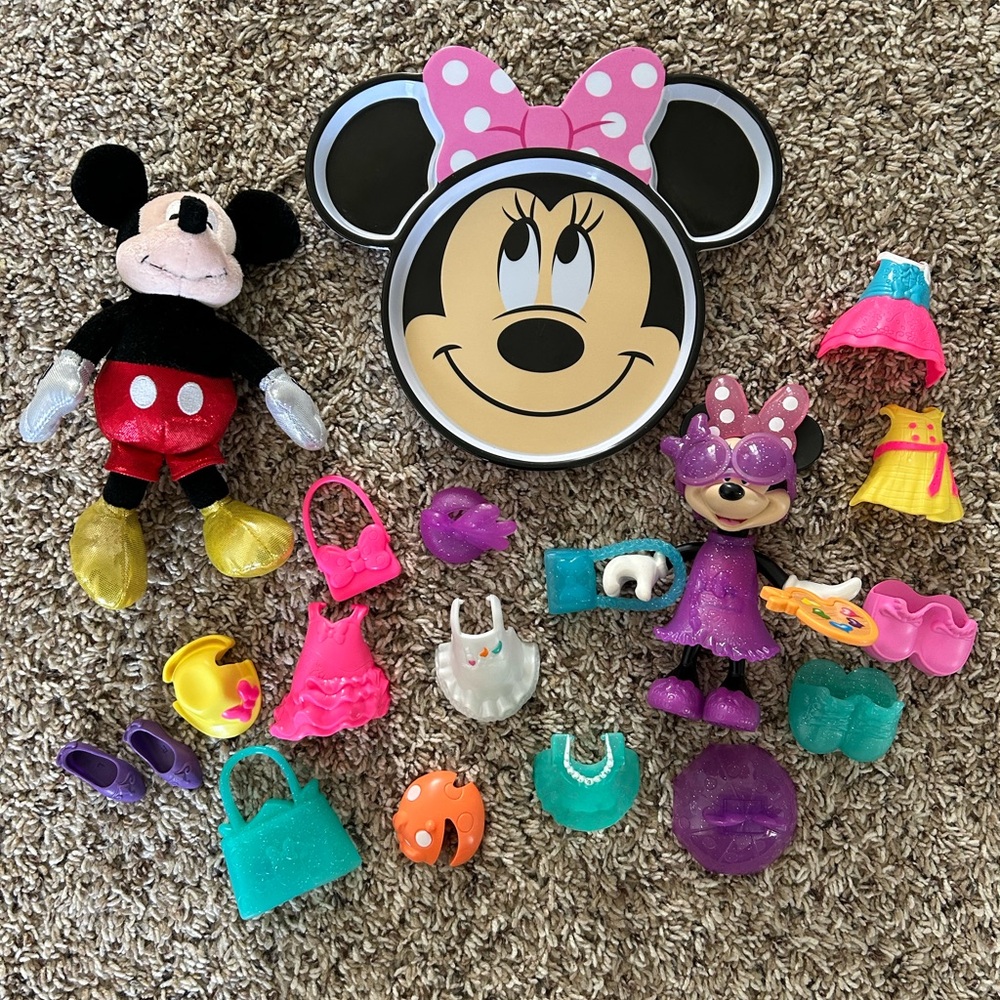 Mickey and Minnie Toy and plate bundle for kids